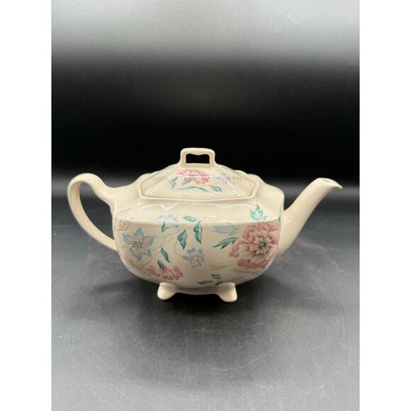 Vintage Johnson Brothers Pink Floral Covered Teapot, Sugar&Creamer Set - Picture 10 of 10